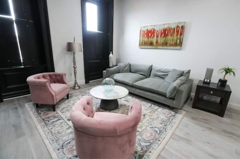 Photo of Livingroom in Downtown Historic District