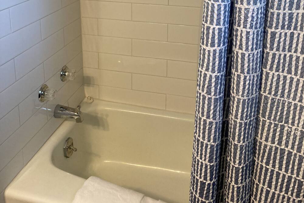 Photo of Bathroom in Willis