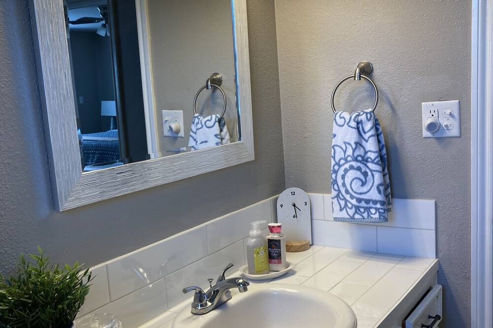 Photo of Bathroom in Willis