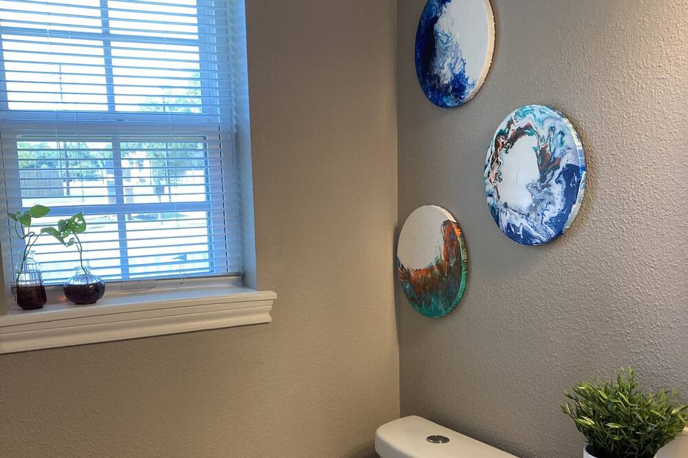 Photo of Bathroom in Willis