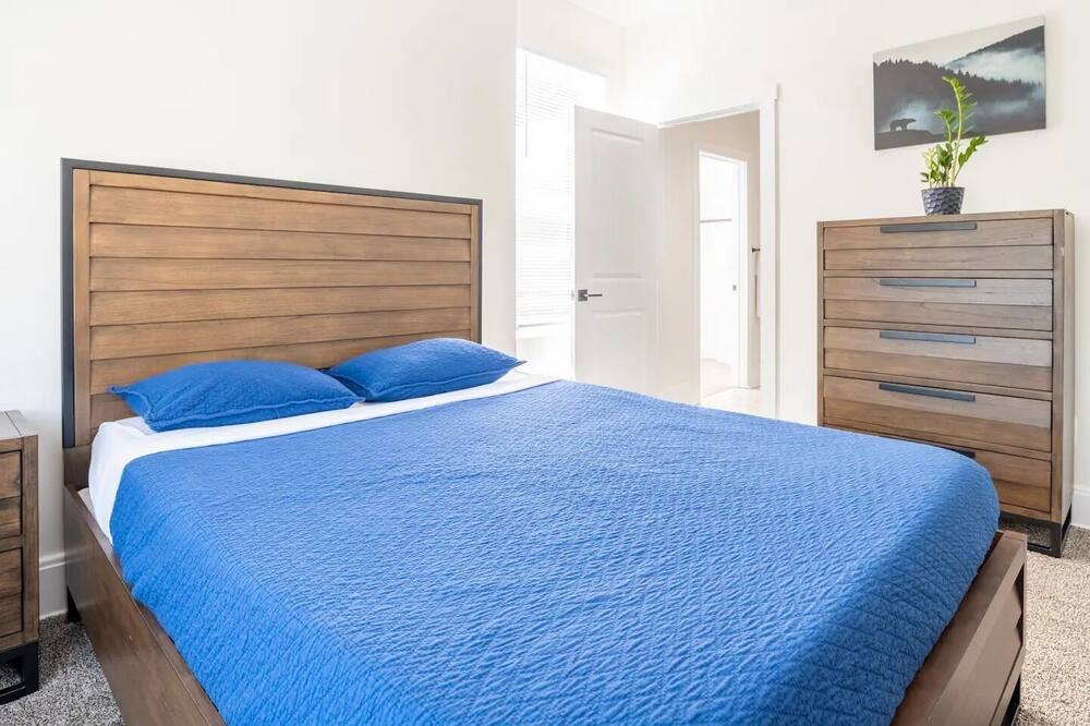 Photo of Bedroom in Newport