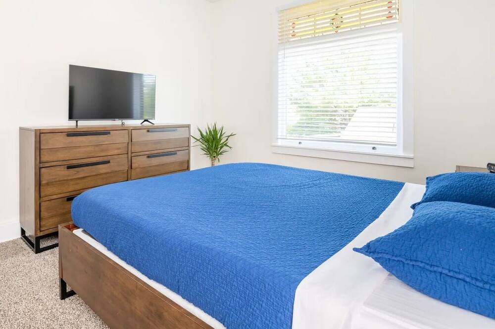 Photo of Bedroom in Newport