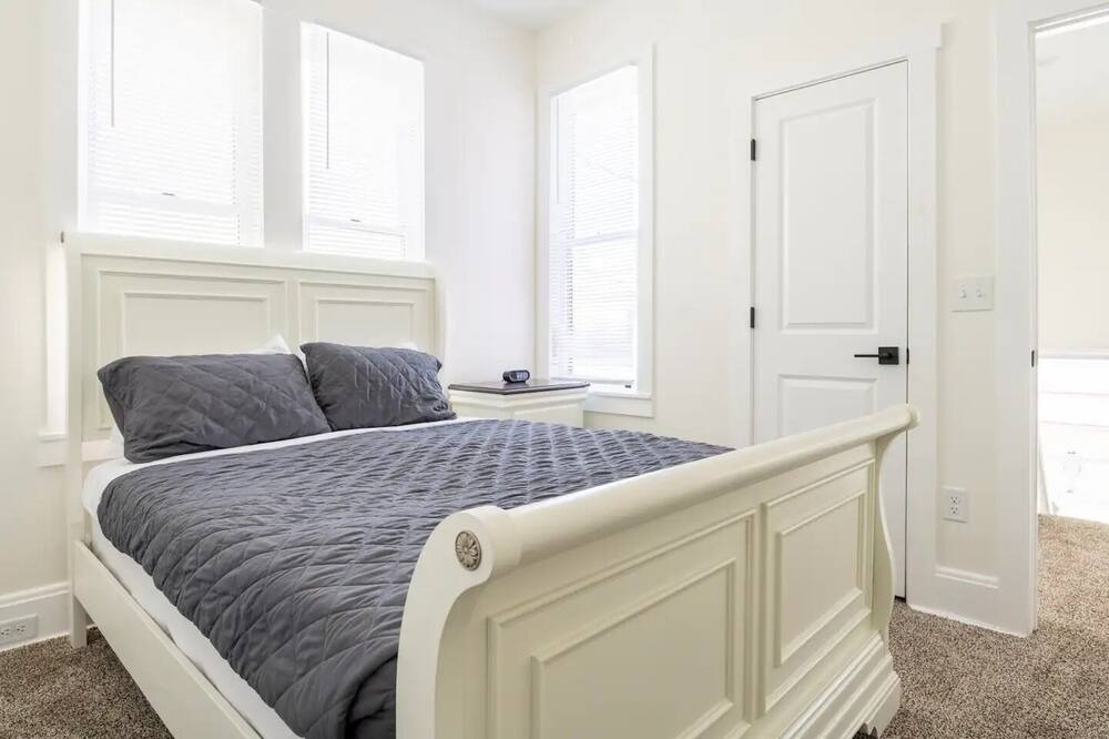 Photo of Bedroom in Newport