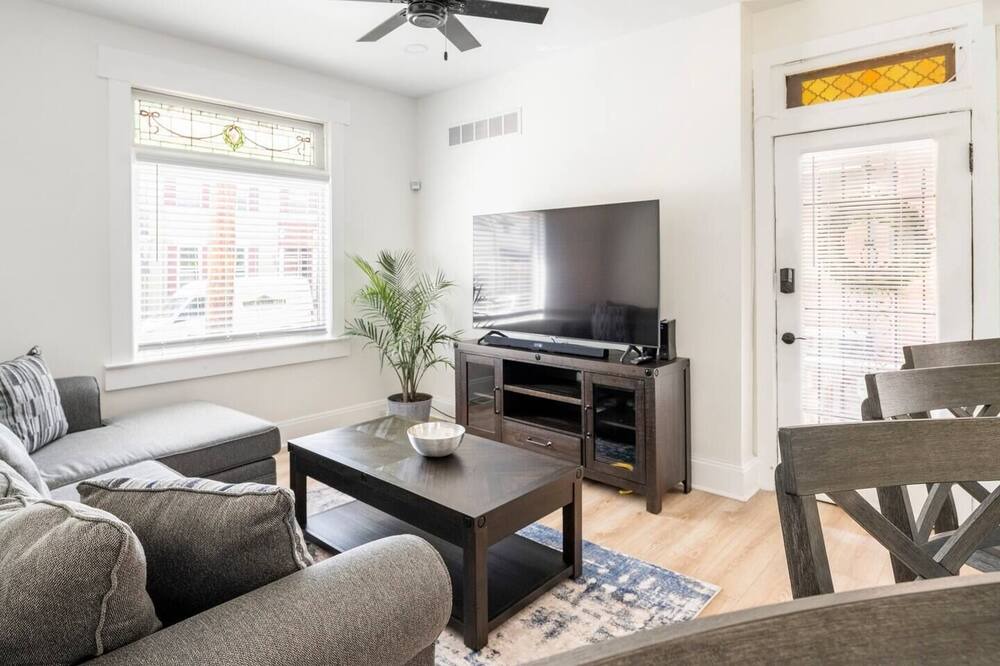 Photo of Livingroom in Newport