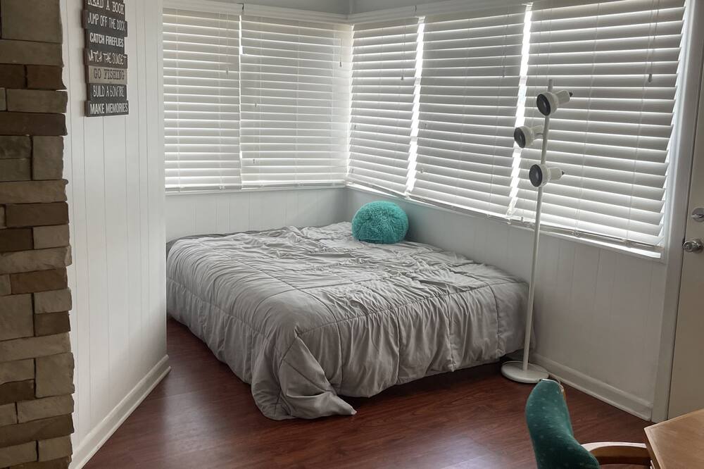 Photo of Bedroom in Edgar