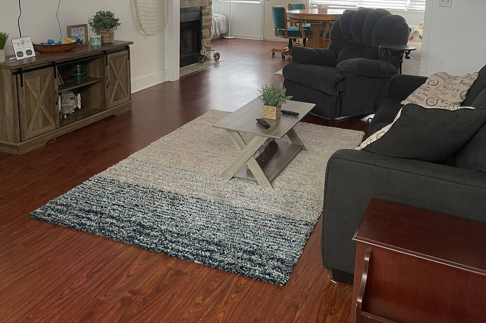 Photo of Livingroom in Edgar