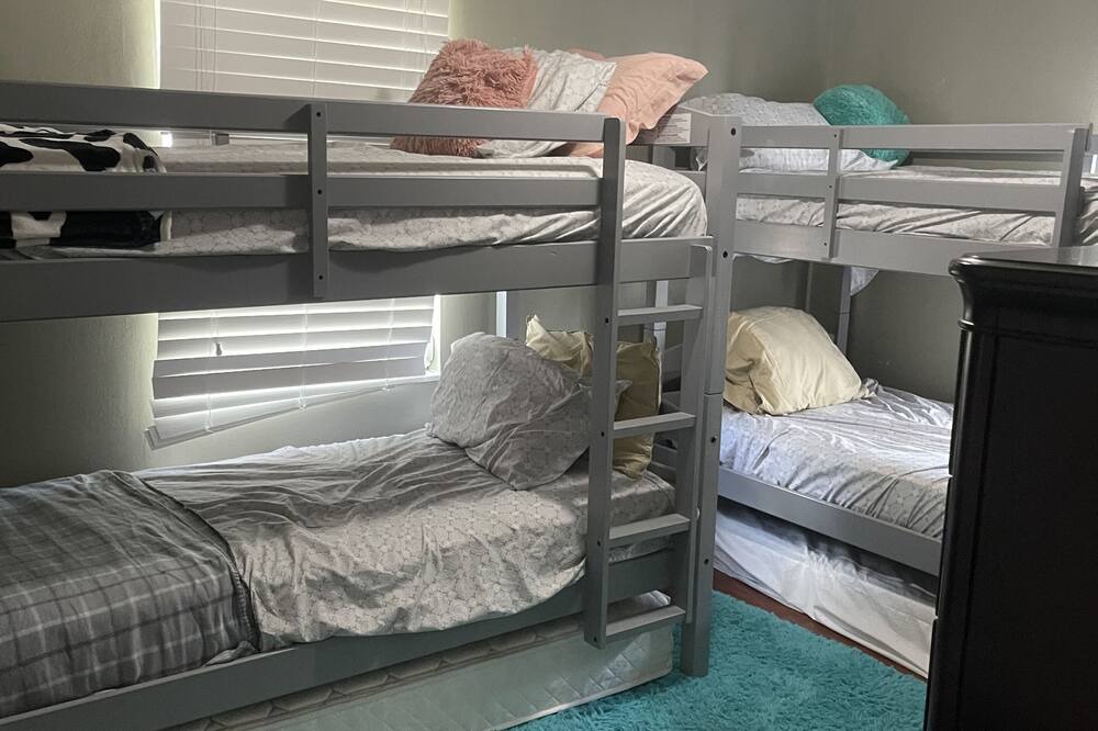 Photo of Bedroom in Edgar