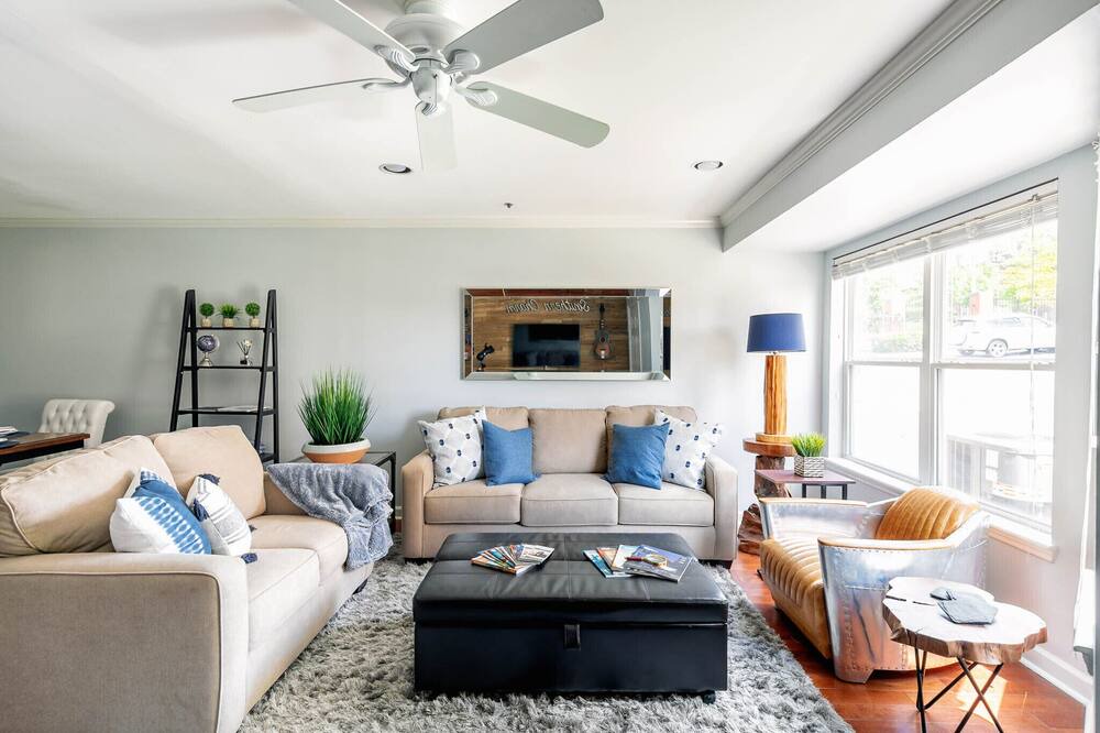Photo of Livingroom in Rutledge Hill