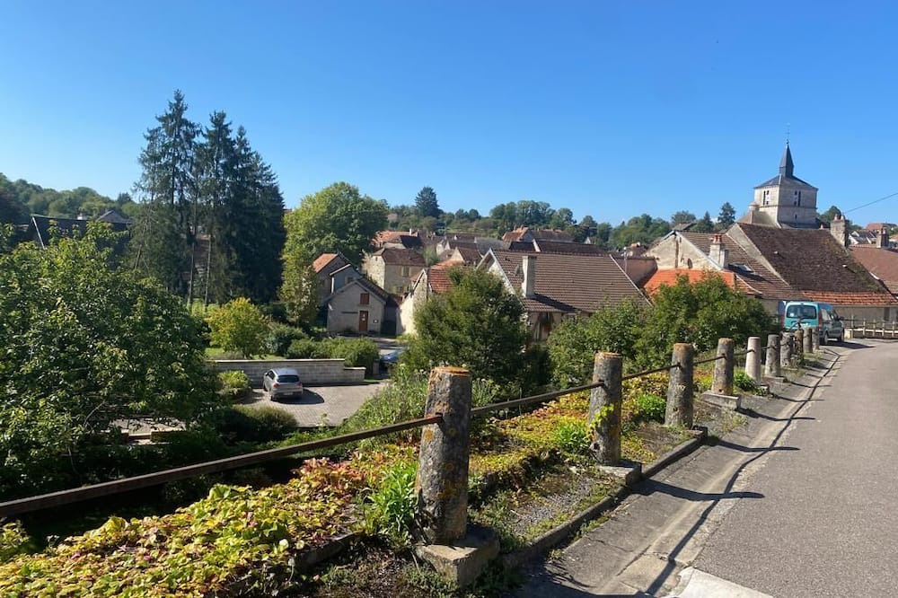 Photo of Outdoor in Beze