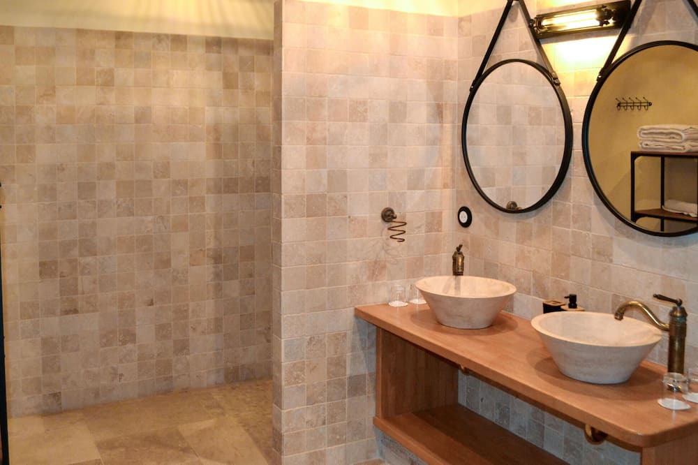Photo of Bathroom in Sainte-Livrade-sur-Lot