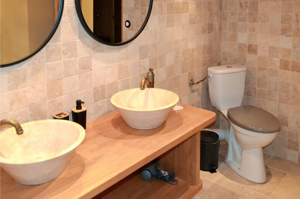 Photo of Bathroom in Sainte-Livrade-sur-Lot