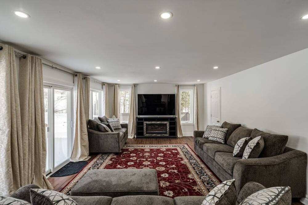 Photo of Livingroom in Hamilton