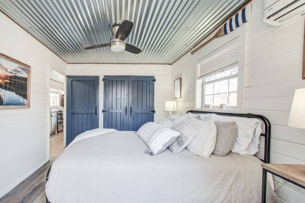 Photo of Bedroom in Brazoria