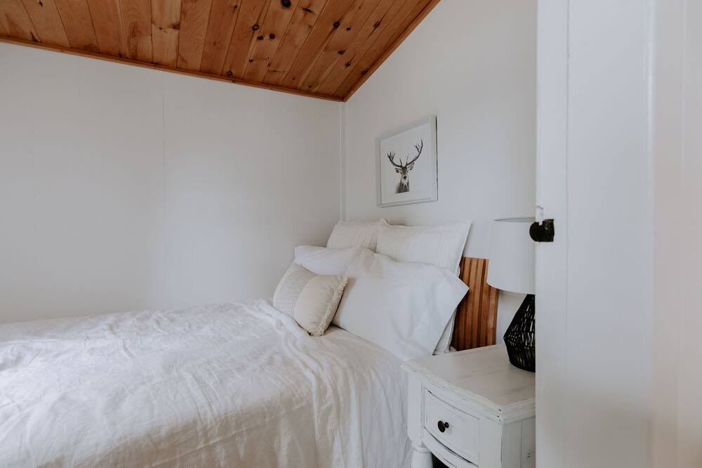 Photo of Bedroom in Novar