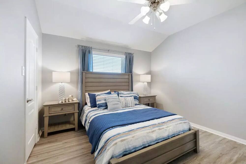 Photo of Bedroom in Seven Coves