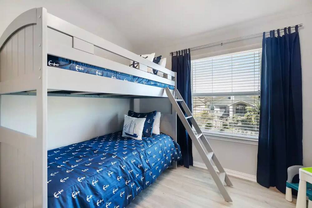Photo of Bedroom in Seven Coves
