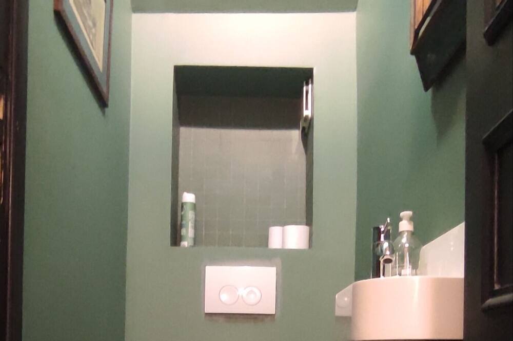 Photo of Bathroom in Mere