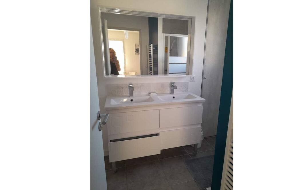 Photo of Bathroom in Longeville-sur-Mer