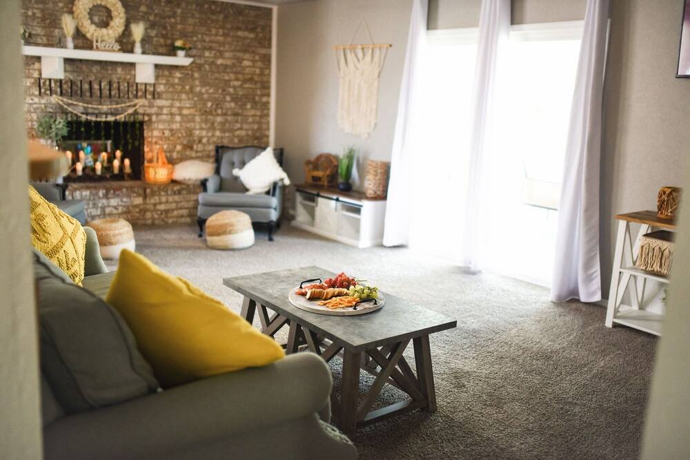 Photo of Livingroom in Lawton