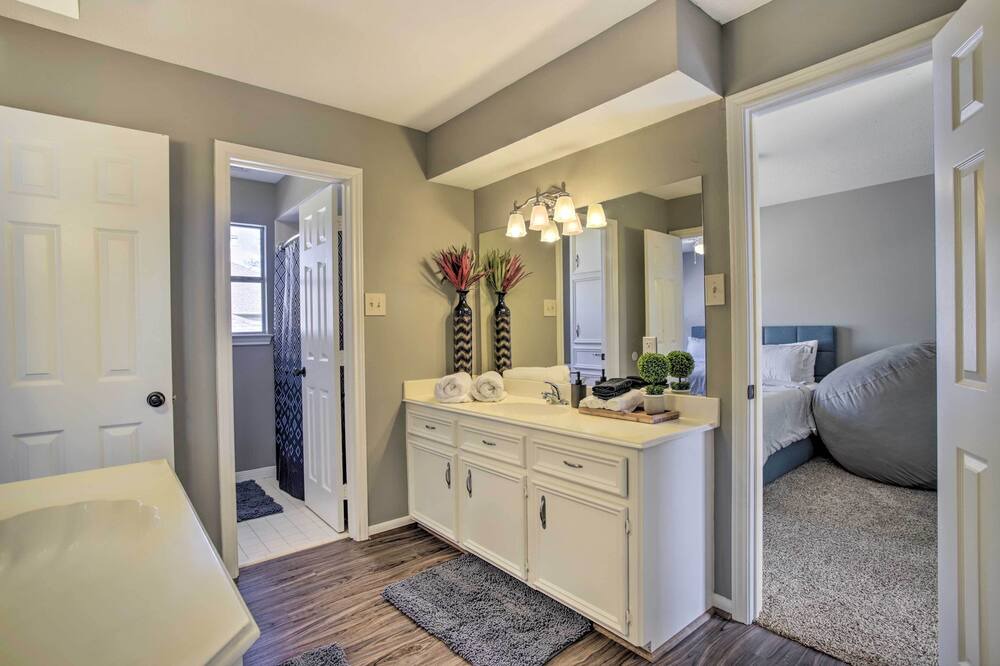 Photo of Bathroom in Barker