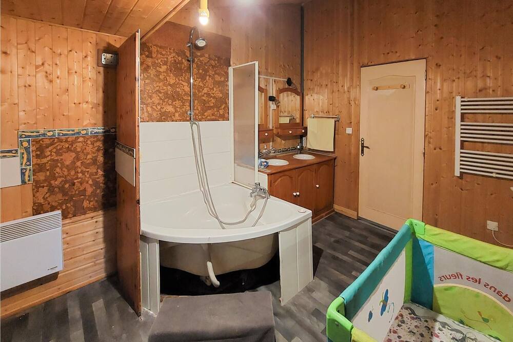 Photo of Bathroom in Thiers