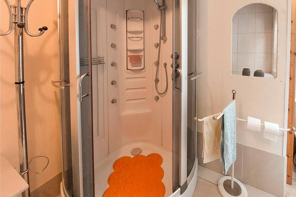 Photo of Bathroom in Thiers