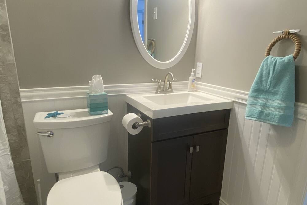 Photo of Bathroom in Minot