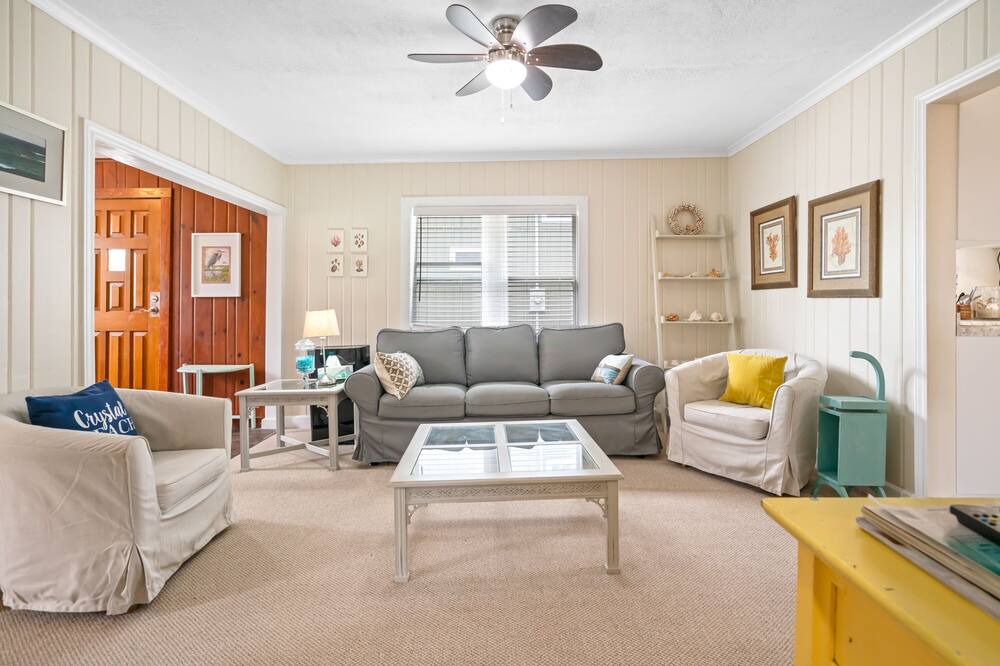 Photo of Livingroom in Crystal Beach