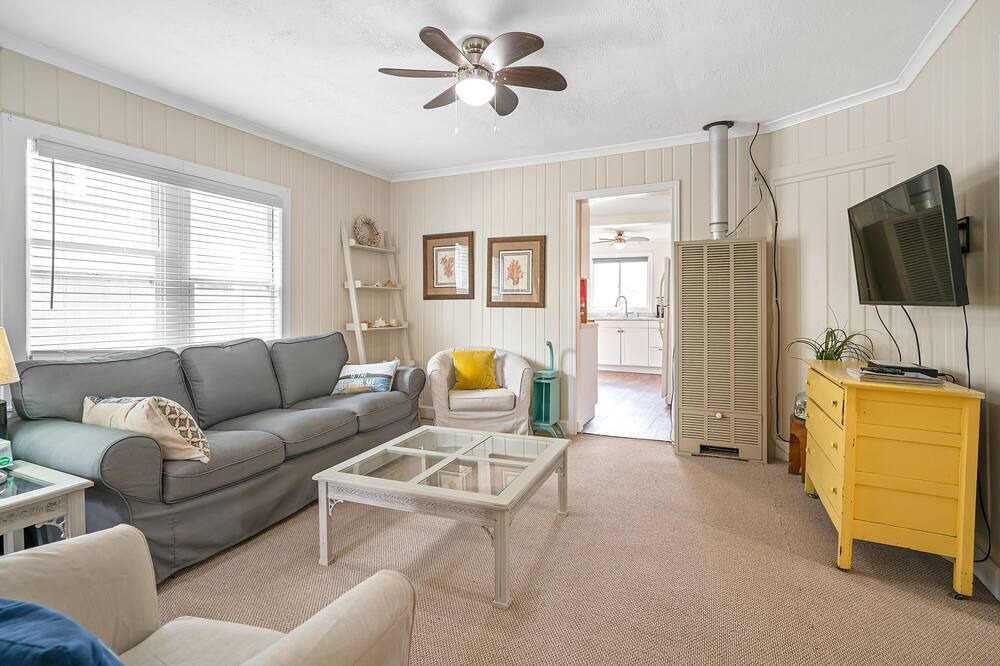 Photo of Livingroom in Crystal Beach