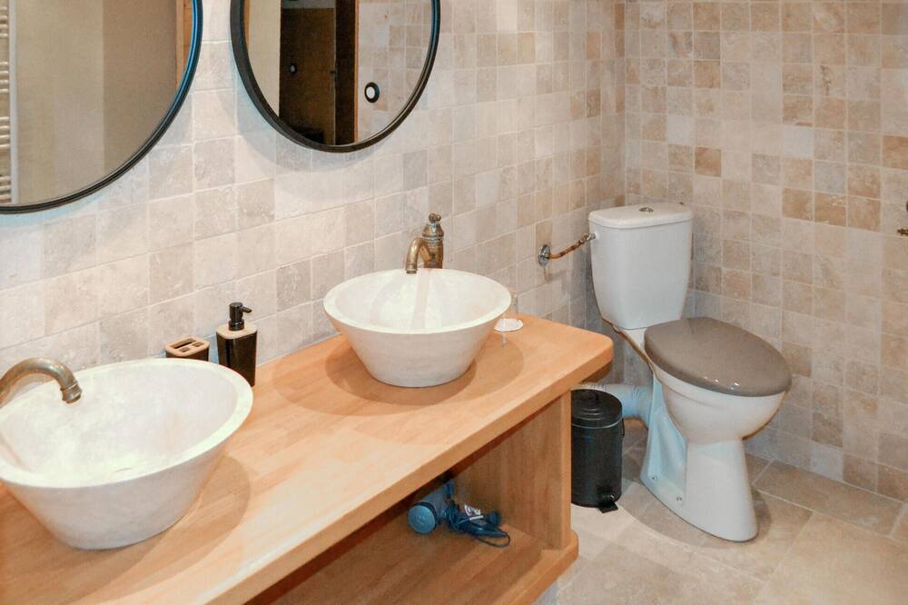 Photo of Bathroom in Sainte-Livrade-sur-Lot