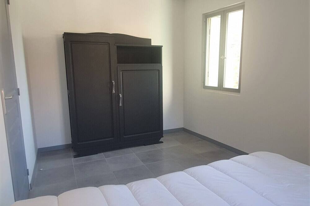 Photo of Bedroom in Mornas