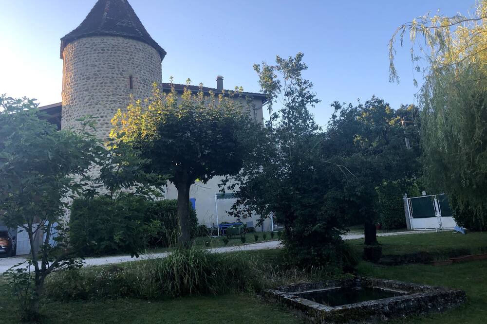 Photo of Others in Lens-Lestang