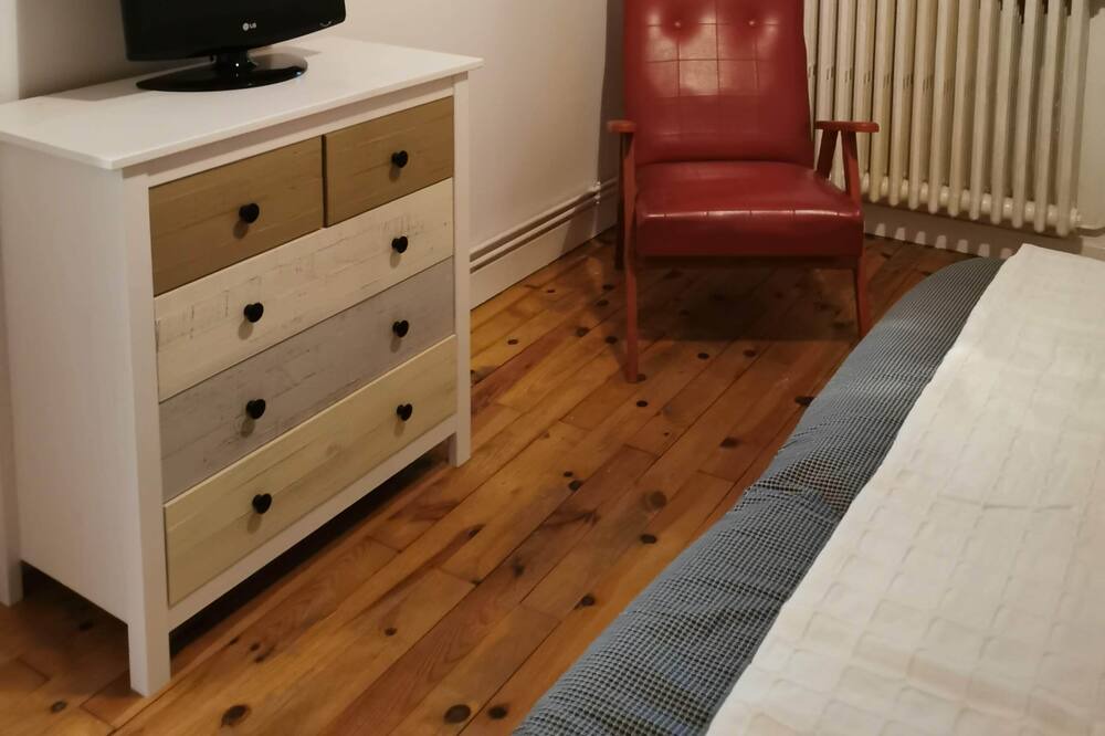 Photo of Bedroom in Lens-Lestang