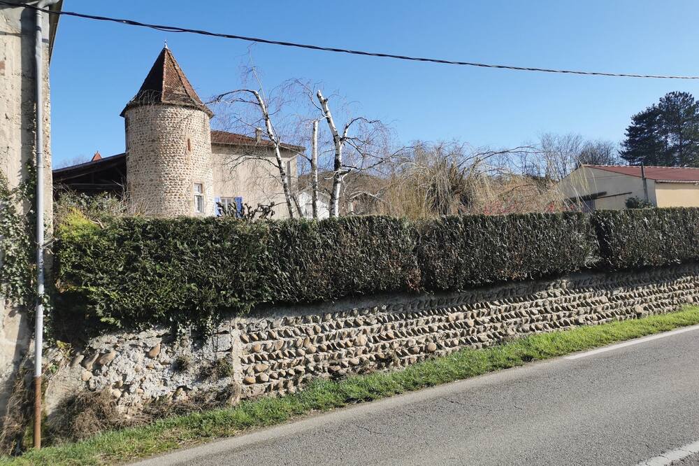 Photo of Others in Lens-Lestang