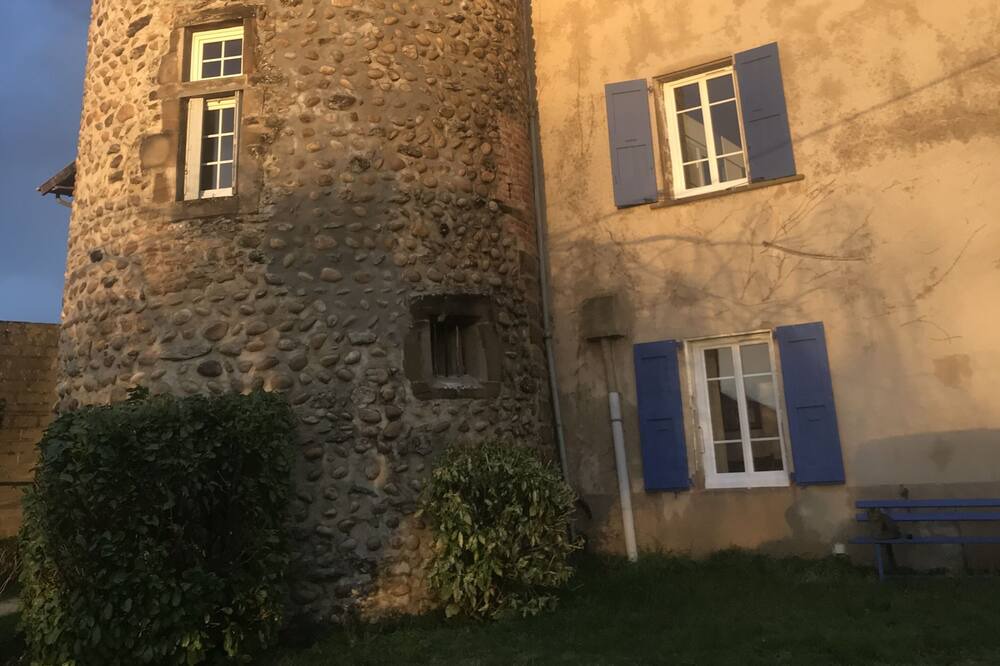 Photo of Outdoor in Lens-Lestang