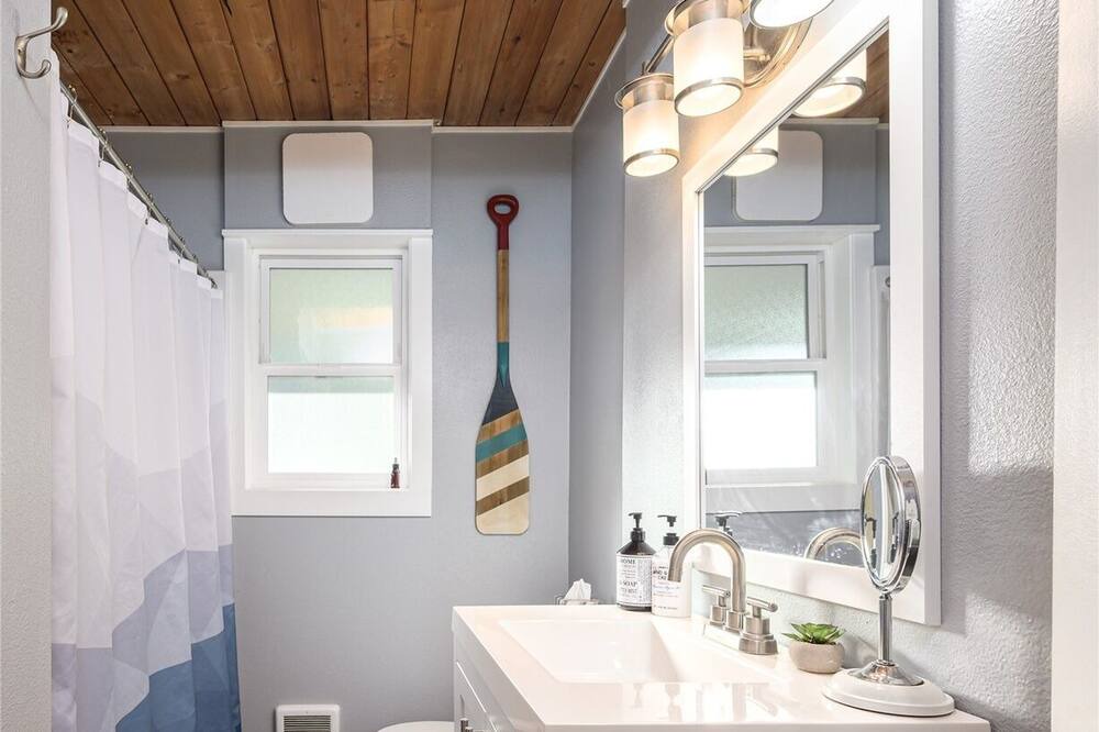 Photo of Bathroom in Ferndale