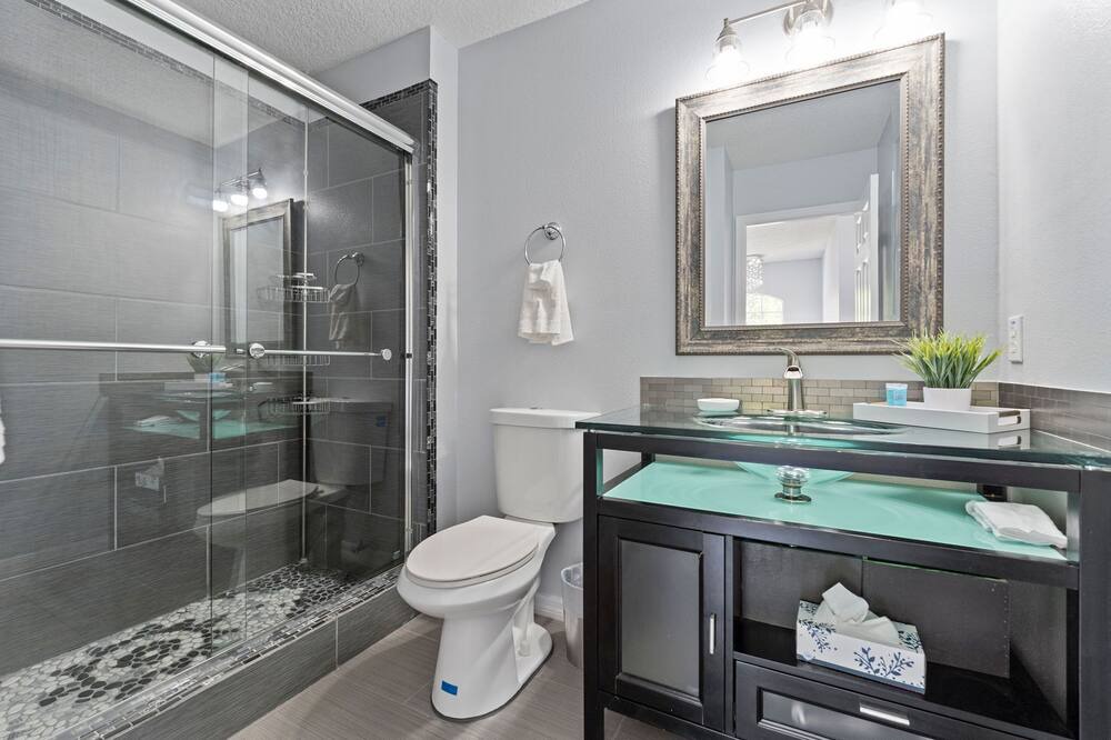 Photo of Bathroom in Seasons