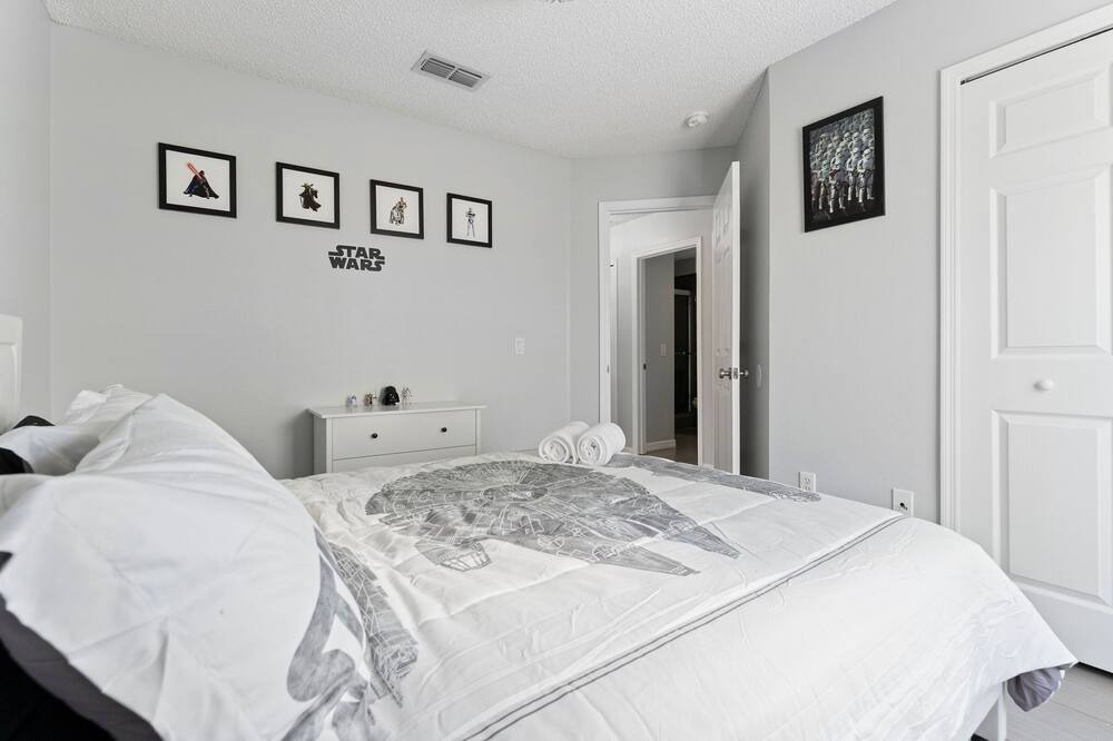 Photo of Bedroom in Seasons