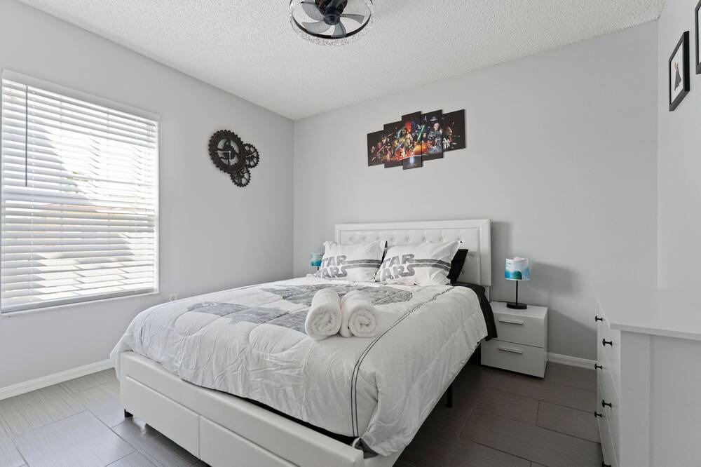 Photo of Bedroom in Seasons