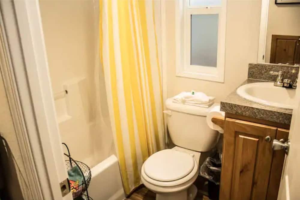 Photo of Bathroom in Roseburg