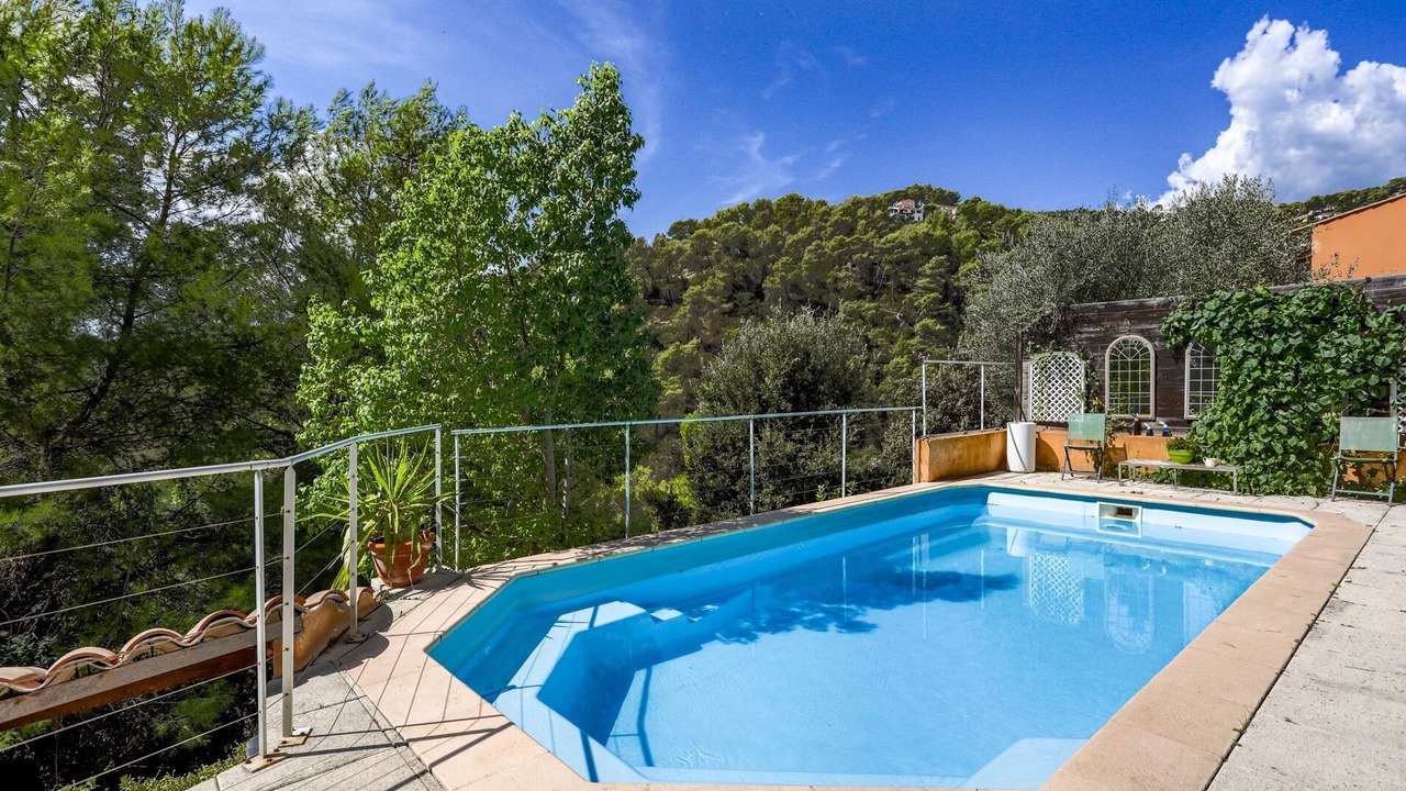 Photo of Outdoor in Cantaron