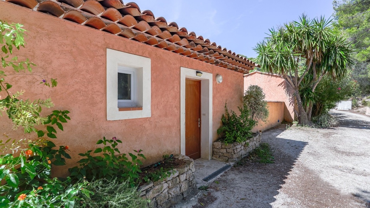 Photo of Outdoor in Cantaron