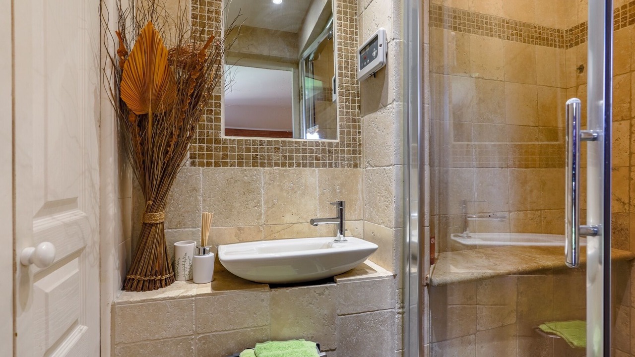 Photo of Bathroom in Cantaron