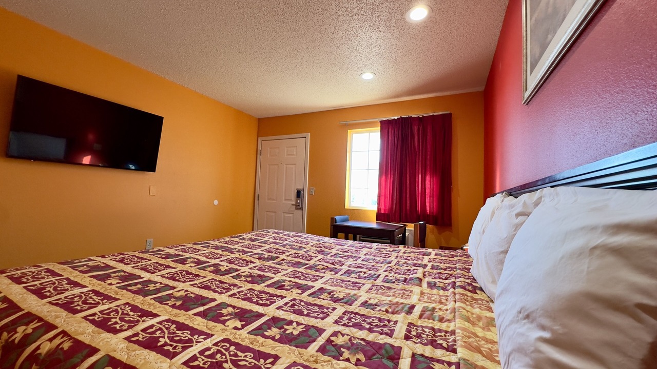 Photo of Bedroom in Rogers