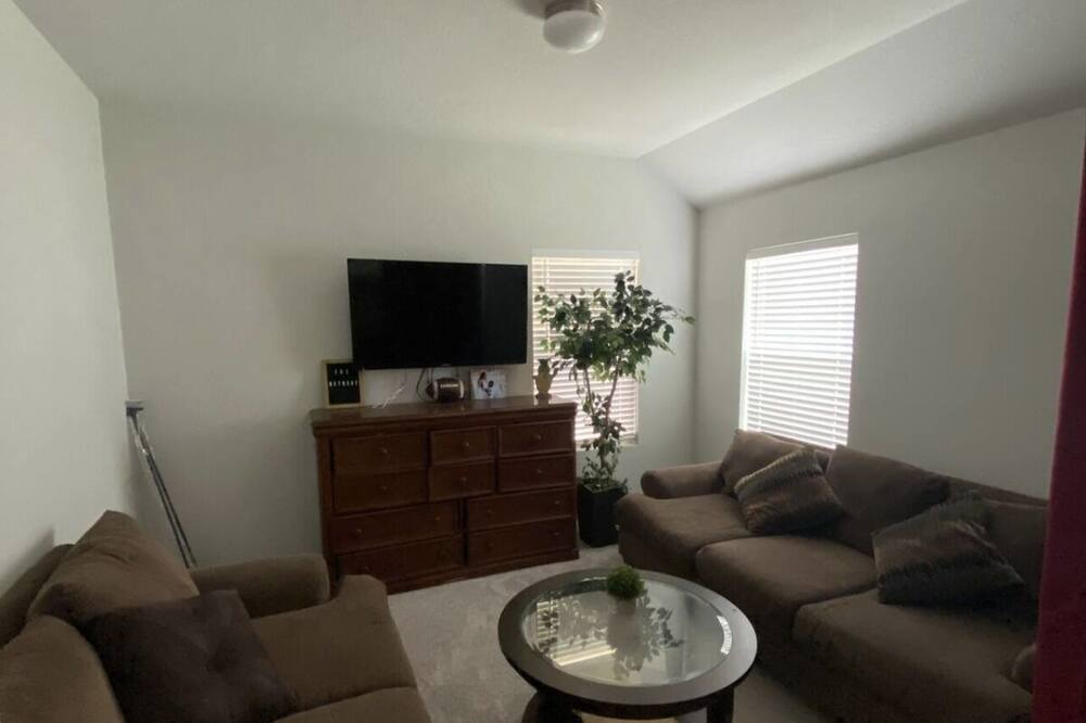 Photo of Livingroom in Pflugerville