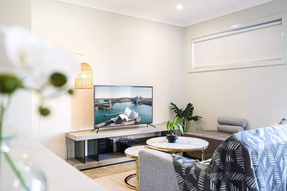 Photo of Livingroom in Bardia