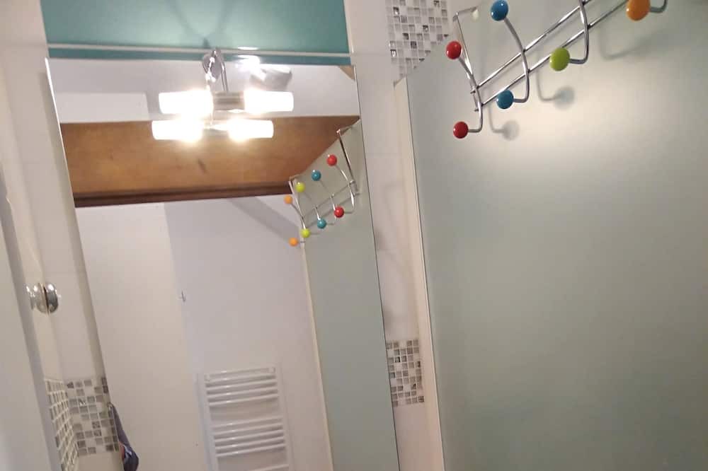 Photo of Bathroom in Louerre