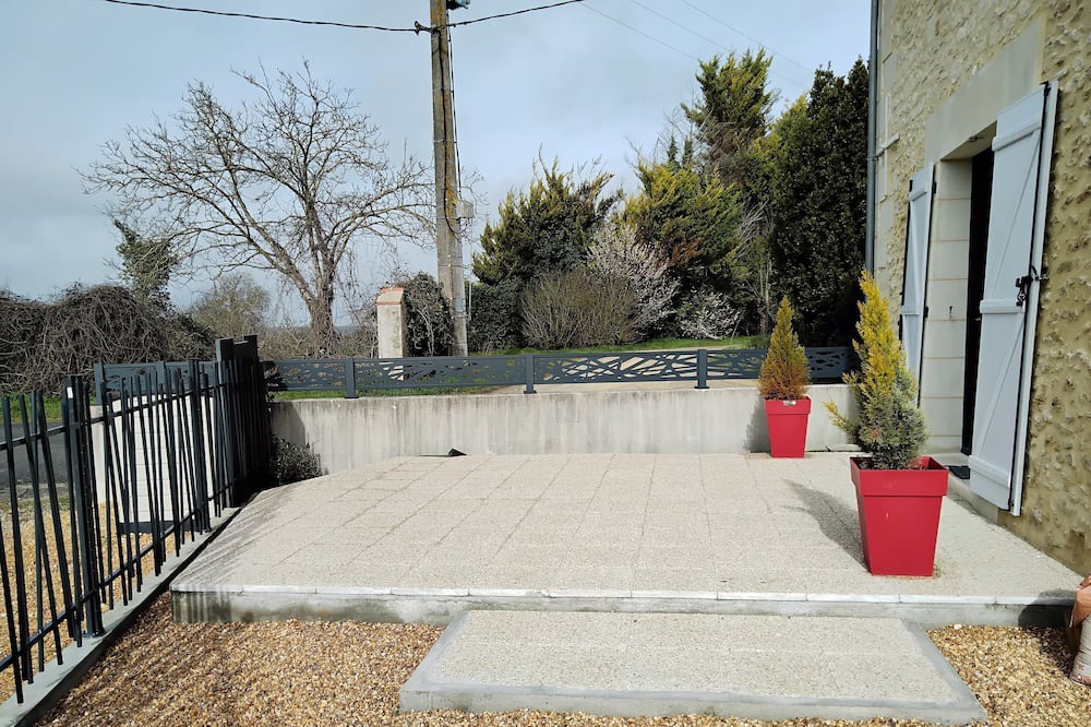 Photo of Outdoor in Louerre