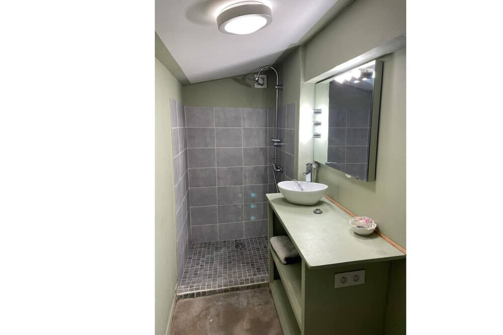 Photo of Bathroom in Rognonas