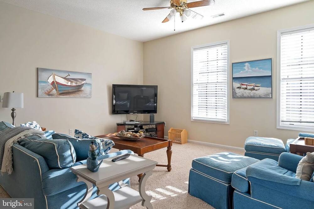 Photo of Livingroom in Villages of Five Points